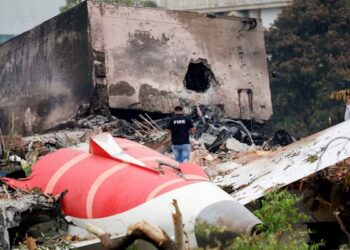 FAA and Boeing Confirm Safety of Fuel Switch Locks Amid Air India Probe