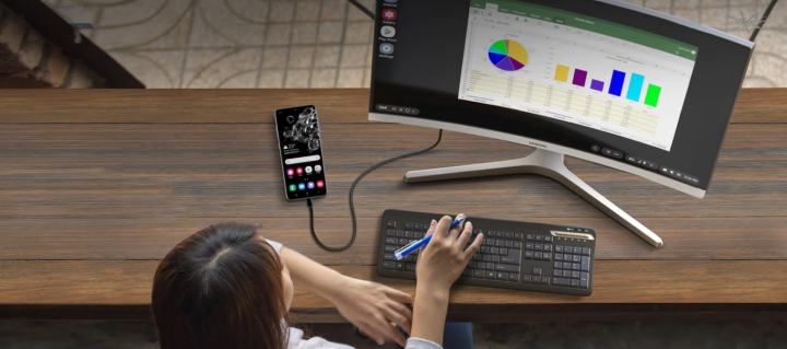 Galaxy Z Flip 7 Now Supports Samsung DeX Features
