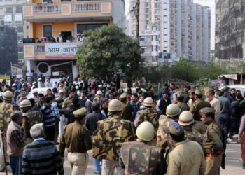 Indian Extremists Attack U.S. Chain for Serving Non-Vegetarian Dishes