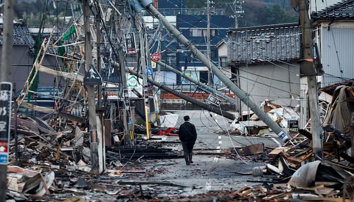 Japan Prepares for Quakes, Authorities Downplay Doom Warnings