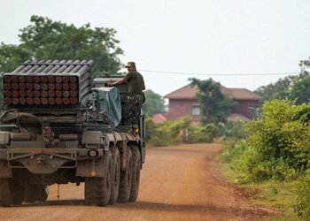Thai-Cambodian Clash Continues Into Third Day Despite Ceasefire Efforts