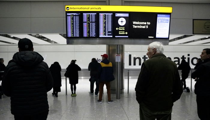 UK Airports Disrupted by Air Traffic Control Glitch