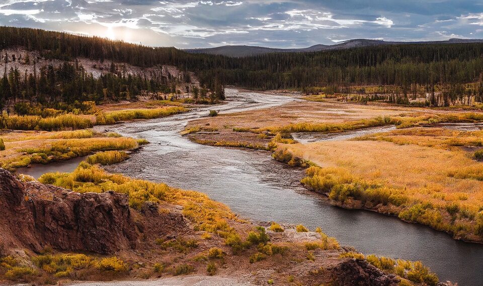 river 7500103 960 720.jpg
