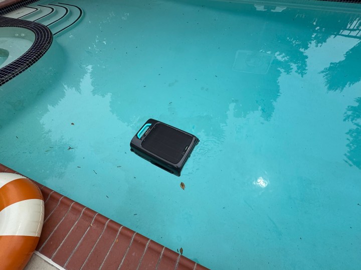 Surfer S2 cleaning the pool surface