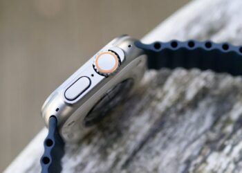 Apple Watch Ultra 3 Might Boost Display Features Without Growing