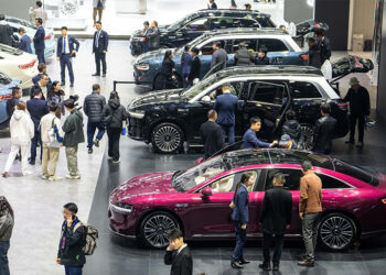 China’s Auto Price Battle Hits Used Cars Market, NEVs Suffer Most