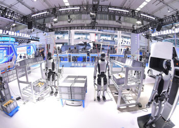 China's Industrial Robot Installations Up 5% Despite Global Drop