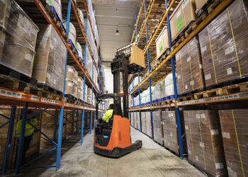 China’s Warehousing Giants Evolve from Storage to Seller Support, Insider Says