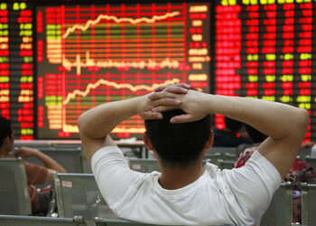 Chinese Investors Move from Deposits to Capital Markets Amid Stock Surge