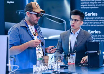 Insiders Say AI Glasses Still Need Time Before Mass Production