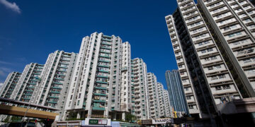 Li Ka-shing's CK Asset Sustains Home Discounts Despite 27% Profit Drop