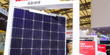Longi and Four Chinese Solar Giants Post $2.4B+ H1 Loss Amid Price Drop