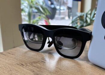 Meta Smart Glasses With Built-In Display Might Cost As Much As An iPhone