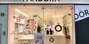 Pandora Accelerates Closure of Chinese Stores