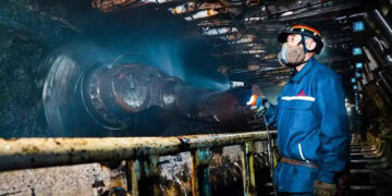 Shenhua Energy Suspends Trading Amid Major Supply Chain Overhaul