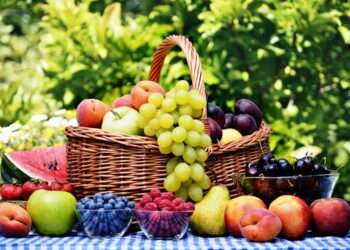 Top 100 Super Fruits & Vegetables for Total Body Health 

1.  Apple – Immunity,