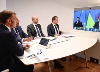 Trump warns of harsh fallout if Putin halts Ukraine peace