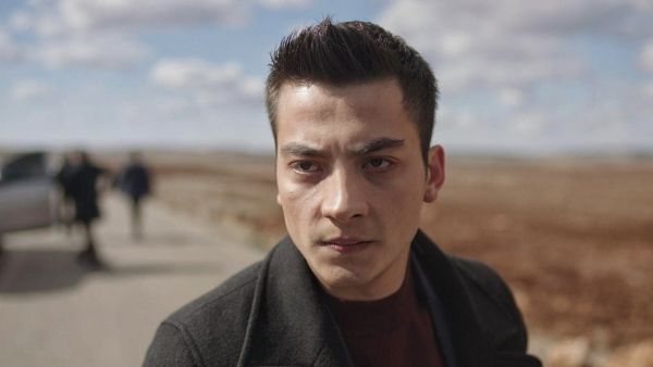 Uzak Şehir Star Atakan Özkaya Mourns Father's Passing