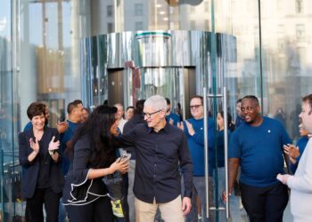 Apple Execs Celebrate iPhone 17 iPhone Air at Fifth Avenue Store