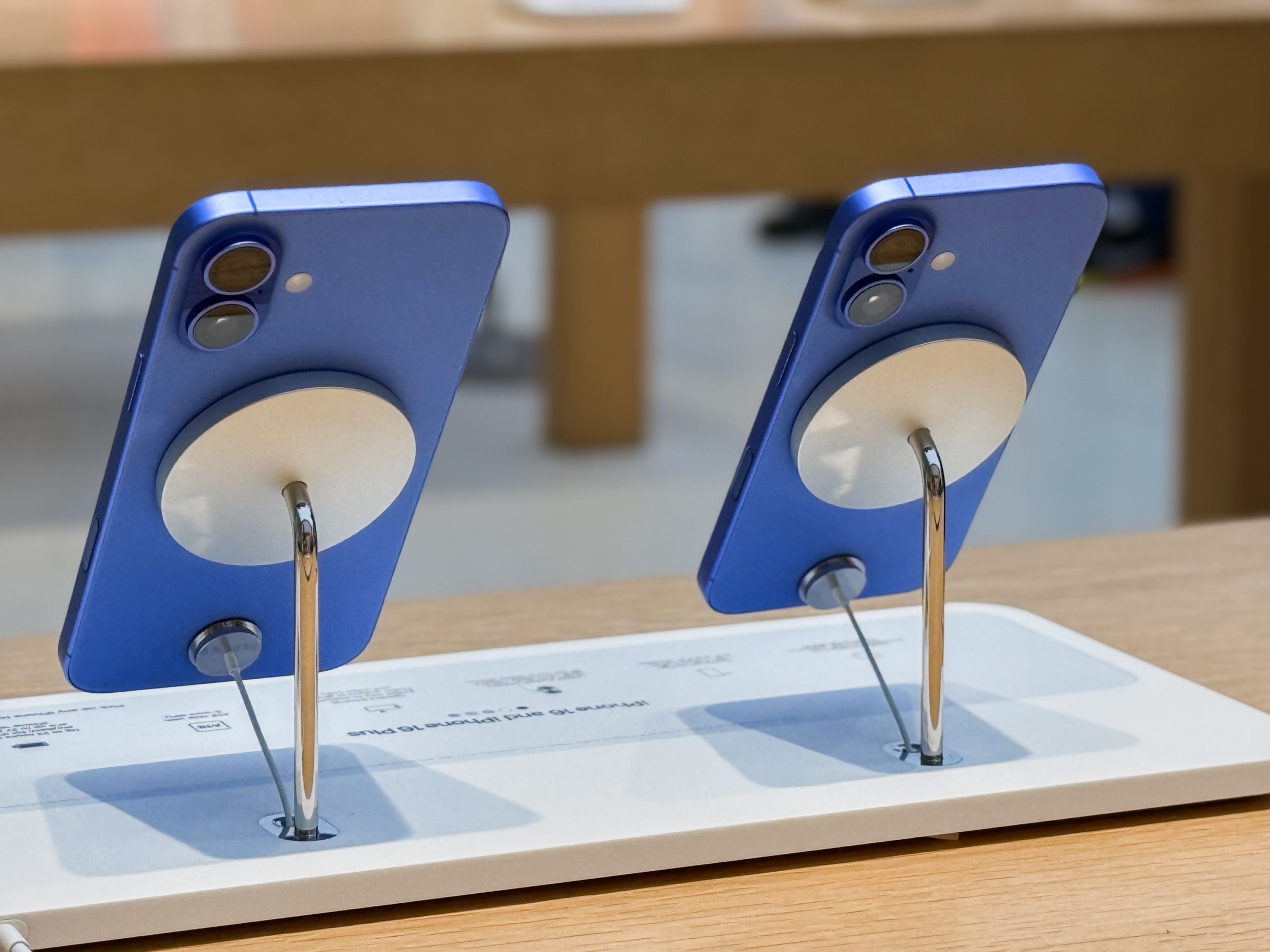 MagSafe stand with iPhone 16