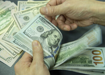 China Cuts US Debt Holdings to 16-Year Low in July