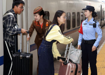 China Predicts 2.36 Billion Trips During Golden Week Holiday
