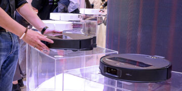 China’s Cleaning Robot Firms Dominate Top Four, Going Global