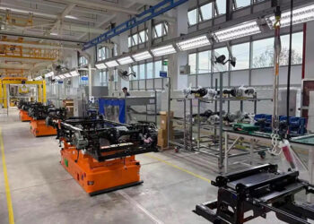 China’s Courier Hubs Adopt Driverless Delivery Amid Cost Cuts and Discounts