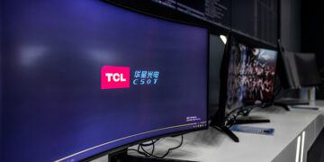 Chinese Mainland Screen Makers Surpass 50% Global Revenue for First Time