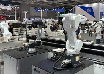 Chinese Robot Makers Micro, Fourier Shine at CIIF with Flexible Systems