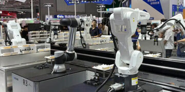 Chinese Robot Makers Micro, Fourier Shine at CIIF with Flexible Systems
