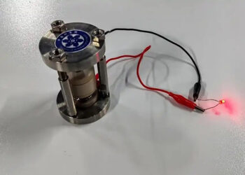 Chinese Scientists Develop First Hydrogen Ion Battery Prototype