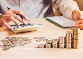 Experts suggest China’s central govt should increase debt to reduce local fiscal pressure