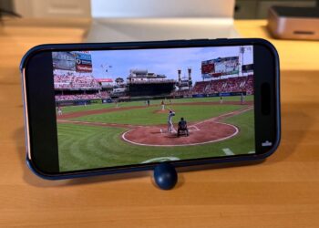 Hands-On: Clever Beats Kickstand Case for iPhone 17