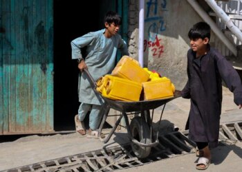 Kabul's Dried Wells Force Children Out of School and Into Long Water Lines