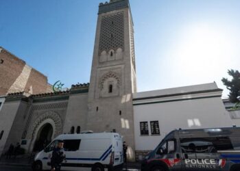 Police report: Nine pig heads found outside Paris mosques