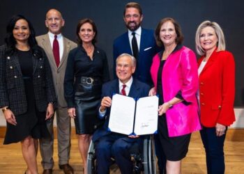 Texas Governor Signs Law Banning Sharia Law Compounds