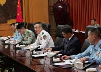 US Lawmakers Meet Chinese Defense Minister in Rare Talks