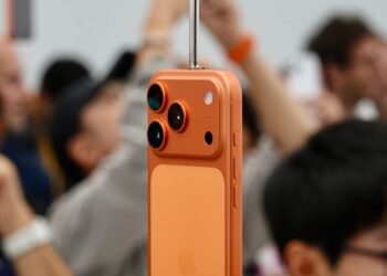 iPhone 17 Pre-Order Shipping Delays to October