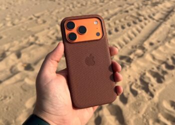 iPhone 17 Users Report Wi-Fi and CarPlay Issues