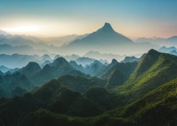 mountains 7459787 960 720.jpg