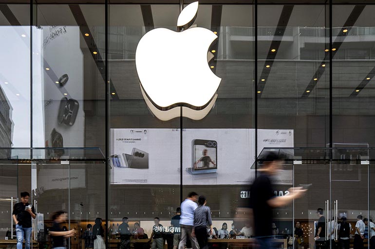 Apple Sees China Growth Bounce After Quarterly Drop