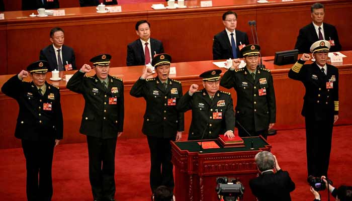 China expels two top generals over corruption probe