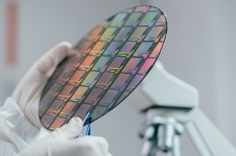 Chinese Scientists Achieve Breakthrough in Cutting Chip Manufacturing Defects