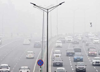 Delhi’s Toxic Air Forcing Pollution Refugees to Flee India