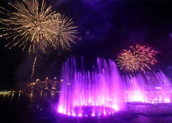 Dubai Fountain's Stunning New Look Wows Visitors