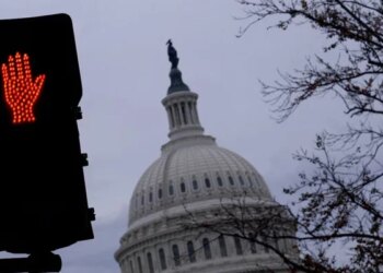 Hidden Secrets of US Political Group Chats