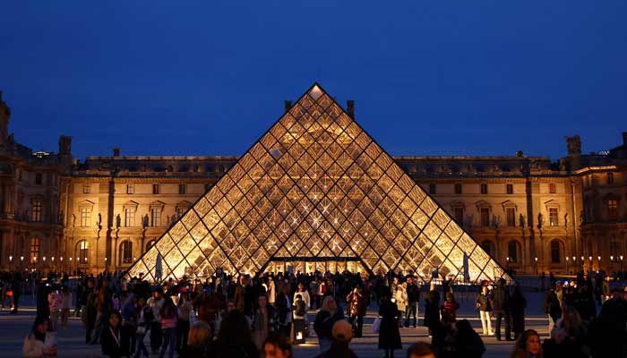 Louvre to Install Anti-Ramming Barriers by Year-End, Says Minister