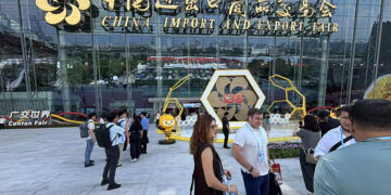 Overseas Buyers Flock to Chinese Robots at Canton Fair Amid Trade Challenges