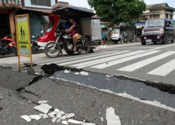 Philippines Earthquake: Deaths Near 60 as Hospitals Overrun